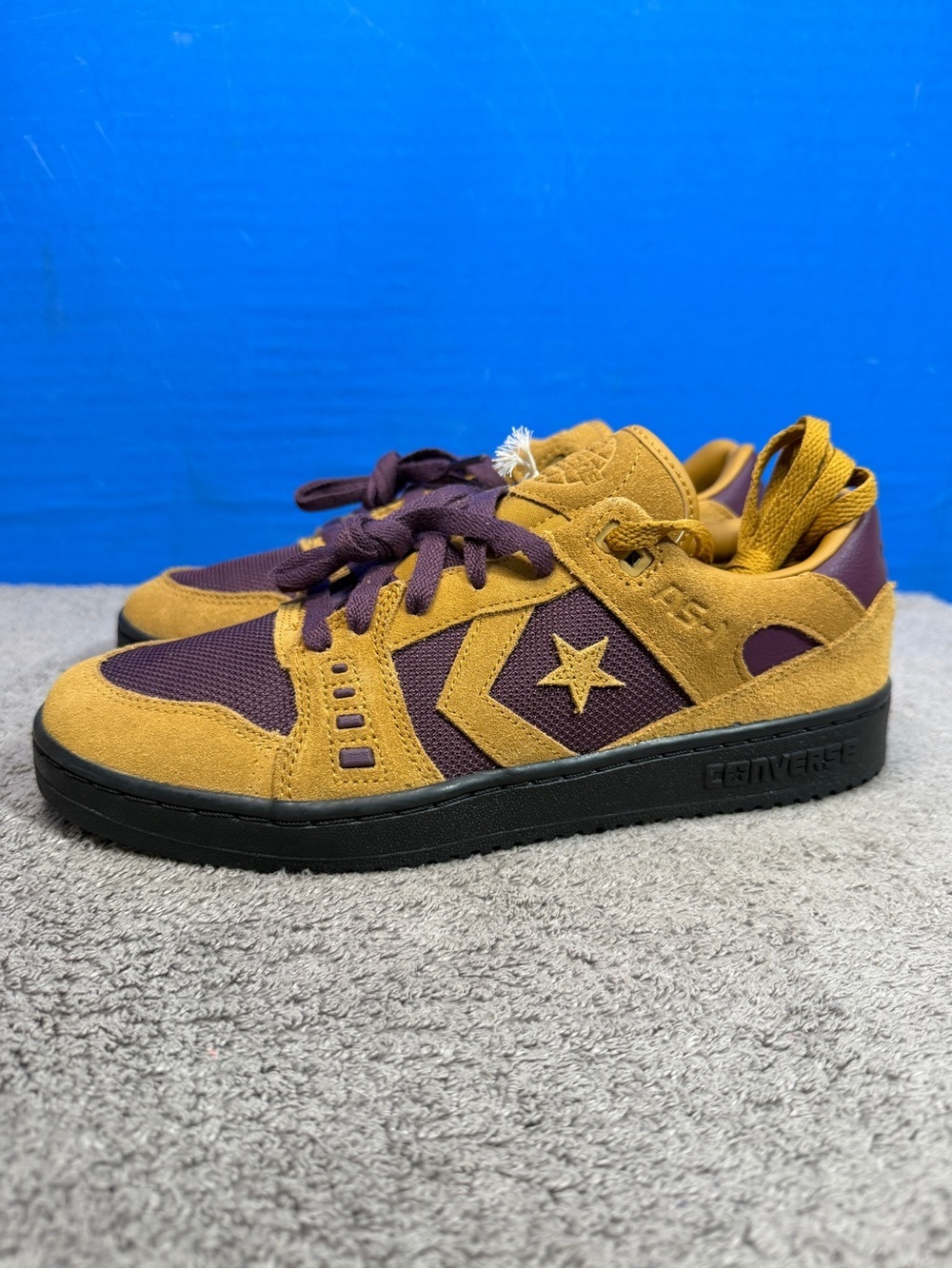 Converse as-1
Brand new